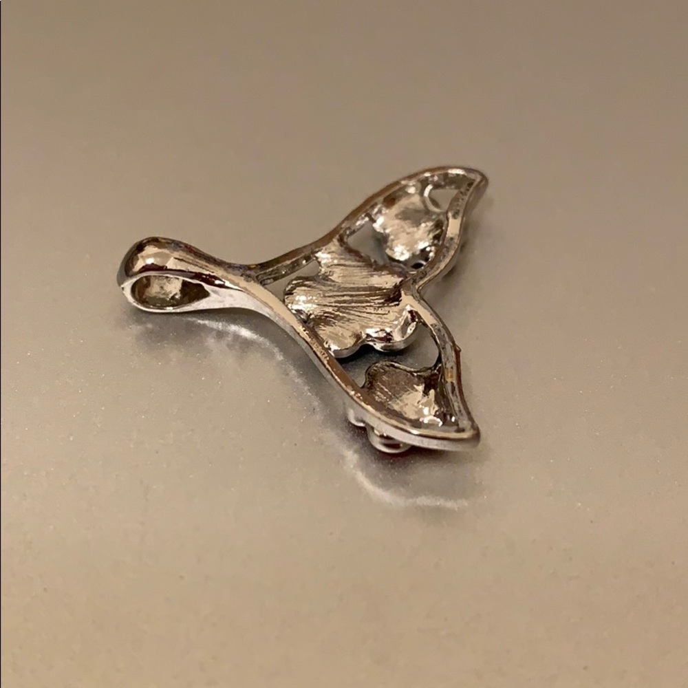 Whale tail with flowers pendant charm cute new - Picture 4 of 4